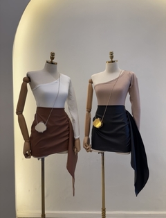 Saia couro - comprar online