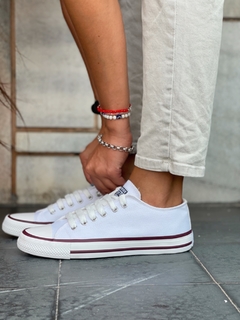 ZAPAS DE LONA BLANCA