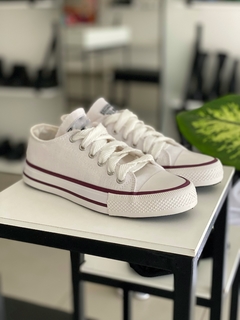 ZAPAS DE LONA BLANCA en internet