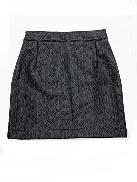 Saia MOB Preta com etiqueta