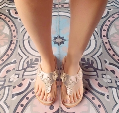 Sandalias Hannah Platino en internet