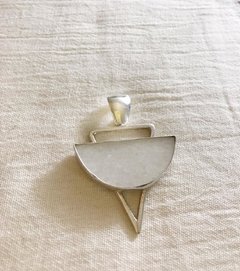 Dije Piedra Natural - Medio Circulo Nacar en internet