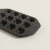 MOLDE DE ACERO PARA MUFFINS X 12 NEGRO GRANITO 31X18.5X2 CM en internet