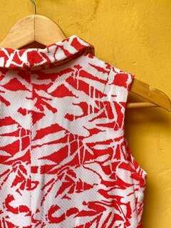 Macacão Branco e Vermelho na internet