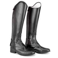 Bota de hipismo em couro ecológico, de cor preta, com cano alto e fechamento em zíper.