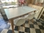 Imagen de mesa con sillas