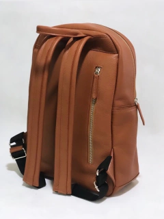 Imagen de Mochila Unisex "Tony" cuero graneado suela