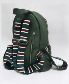 Mochila "Fla" cuero graneado verde. en internet