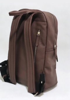 Mochila Unisex "Tony" cuero graneado marron en internet