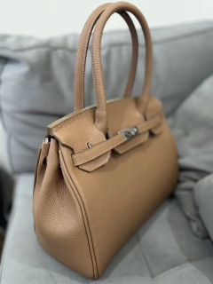 Cartera "Paris Chica" cuero graneado camel - Diaz & Giaccio