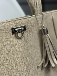 Cartera “Jazmin” cuero graneado nude - comprar online