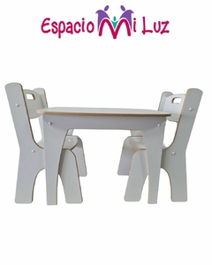 Mesa infantil con 2 sillas