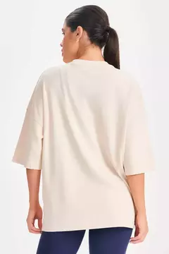 Camiseta Oversized Basic Flex Bege na internet