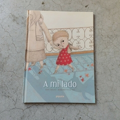 A MI LADO