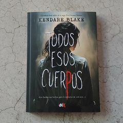 TODOS ESOS CUERPOS