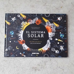 EL SISTEMA SOLAR. UN LIBRO QUE BRILLA EN LA OSCURIDAD