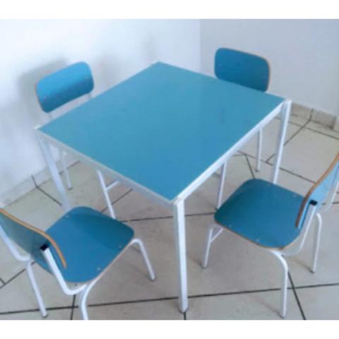 CONJUNTO MESA QUADRADA INFANTIL