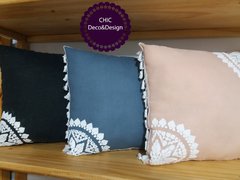 COMBO X2 ALMOHADONES AZULES CON RELIEVE en internet