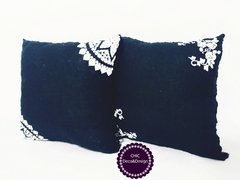 COMBO 2 ALMOHADONES NEGROS CON RELIEVE - comprar online