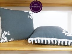 COMBO 2 ALMOHADONES FLORES ESQUINAS CON RELIEVE