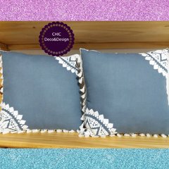 COMBO X2 ALMOHADONES AZULES CON RELIEVE