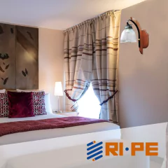 Aplique 1 luz de madera con hierro - comprar online