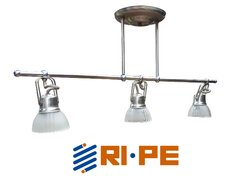 Spot 3 luces con tulipa triangular