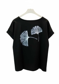 Remera SOFIA ginkos negra en internet