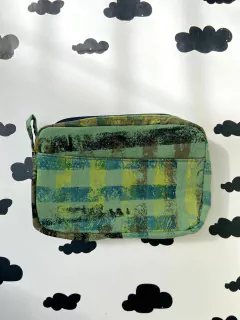 Sobre NECESAIRE cuadrille verde - comprar online