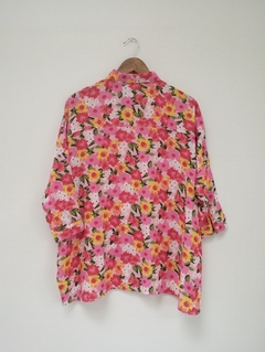 Camisa BARDOR flores fuccia - comprar online