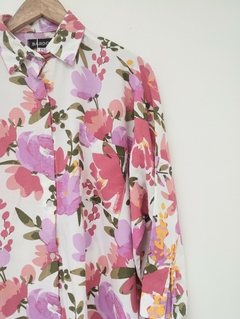 Camisa BARDOR flores fondo blanco - comprar online