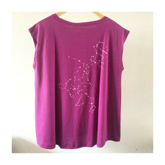 Remera ANI violeta constelaciones - comprar online
