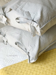 Almohadón XL Azucena gris ~ - comprar online