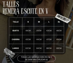 Remera Líneas Escote en V en internet