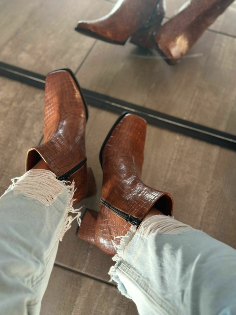 Bota Adele Suela - comprar online