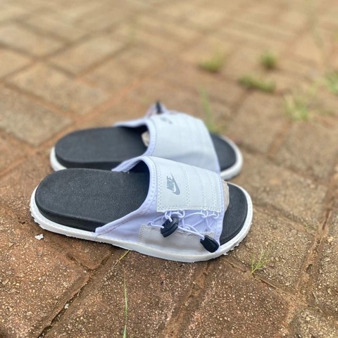 Chinelo Nike Branco/ Preto