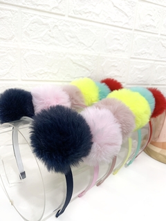 Tiara Pompom - comprar online