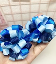 Parzinho Pompom de fitas - Entrelaçados Laços