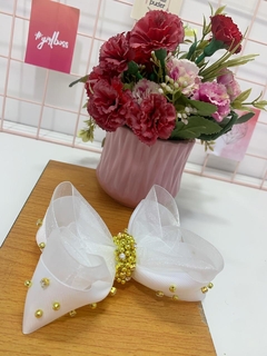 Laço Sara Duplo com Organza chuva de pérolas - comprar online