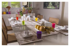 TROCA DE SERVIÇO . perfeita para completar a mesa com o JOGO AMERICANO e acomodar os pratos quentes