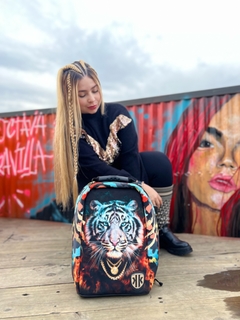 MORRAL ANTI-ROBO TIGRE NEGRO CAMUFLADO DE COLORES - ALMAMOR