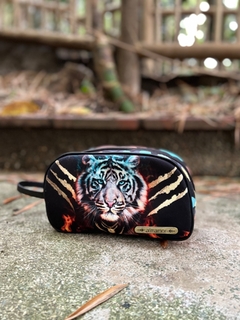 CARTUCHERA/BOLSO DE MANO TIGRE CAMUFLADO COLORES