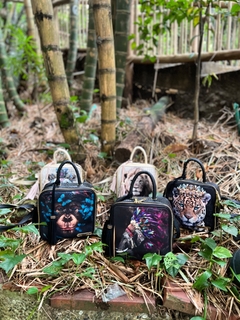 BOLSO DE MANO CUADRADO JAGUAR NEGRO en internet