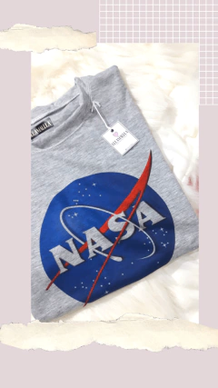 Remera NASA clasica