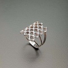 Anel em ouro branco 18k