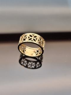 Anel em ouro 18k modelo Quatro Folhas da coleção Cobogó na internet