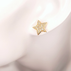 Brinco estrela em ouro amarelo 18k e brilhantes