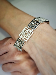 Pulseira em prata modelo Quatro Quadrados da coleção Cobogó - comprar online