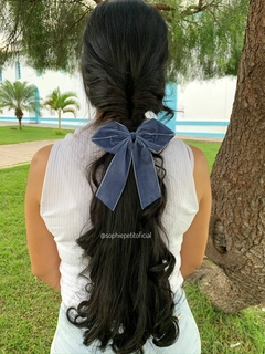 Laço Veludo Azul Escuro Zoe Presilha - comprar online