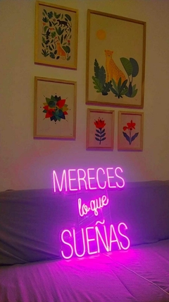 CARTEL NEON LED MERECES LO QUE SUEÑAS en internet